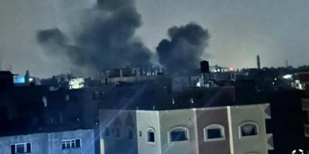 عاجل.. الاحتلال يكثف هجماته بإطلاق النار على خيام النازحين في غزة