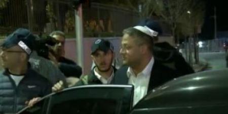 بن غفير يقتحم زنازين أسيرات فلسطينيات في سجن الدامون.. فيديو
