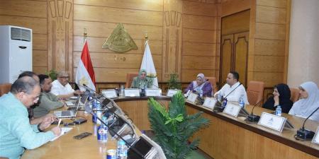 جامعة بنها تبحث الاستعدادات النهائية للكشف الطبي على الطلاب الجدد