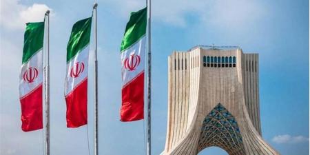 الخارجية الإيرانية: طرد فرنسا دبلوماسيين "مدمر" للعلاقات