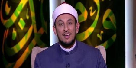 جمال ولطف النبي في التعامل مع أحد الصحابة حين أخطأ في إدراك الصلاة «فيديو»