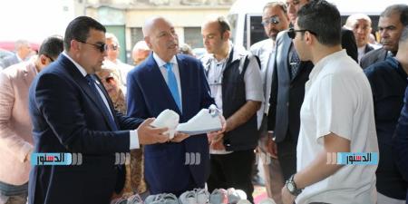 محافظ القاهرة يفتتح معرضي «أهلًا مدارس» بوسط القاهرة وباب الشعرية لتخفيف الأعباء عن الأسر