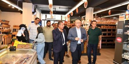 ضبط أجبان مخالفة داخل هايبر بأبشواي.. ومحافظ الفيوم يوجه باتخاذ الإجراءات القانونية