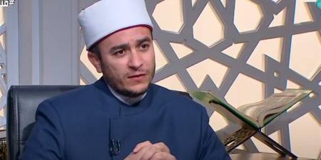 ما حكم الإساءة للأم وسبها ومقاطعتها؟.. أمين الفتوى يوضح