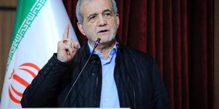 الرئيس الإيراني: إنهاء الحرب والحفاظ على وحدة البلاد على رأس أولويات الحكومة