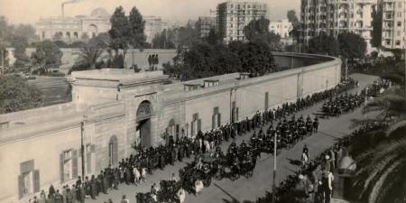 ذاكرة القاهرة.. صورة نادرة للموكب البرلمانى للملك فؤاد عام 1930