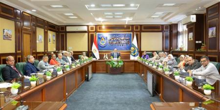 مجلس جامعة دمنهور يناقش استعدادات العام الدراسي الجديد 2026/2027