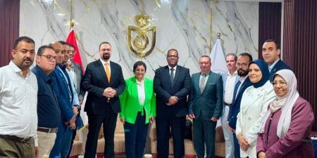 نائب وزير الصحة تتابع تنفيذ الاستراتيجية الوطنية للسكان والتنمية خلال زيارة ميدانية لأسوان