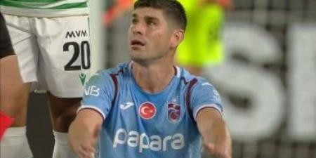 فيرينكفاروسي ضد طرابزون.. طرد وهدف خلال أول 20 دقيقة مثيرة بالدوري الأوروبي