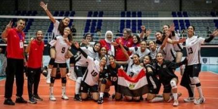ناشئات الطائرة أمام  فلسطين  فى البطولة العربية
