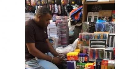 "الناس لسه بتصيف".. إقبال ضعيف على سوق الفجالة والتجار يكشفون السبب (بث مباشر)