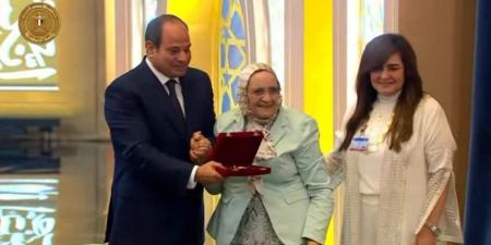 بعد تكريم الرئيس السيسي.. آمال إسماعيل تروي لـ"الدستور" رحلة 83 عامًا من العلم