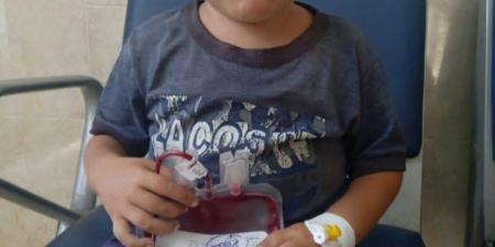 محمد عماد طفل فلسطينى يواجه الثلاسيميا والسرطان فى غزة ويتمسك بأمل العلاج