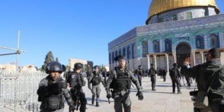 مستوطنون يقتحمون المسجد الأقصى بحماية مشددة من قوات الاحتلال