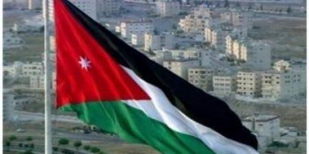 وزير الزراعة الأردني يتابع إخماد حريق بمنطقة غابات بين عجلون وجرش