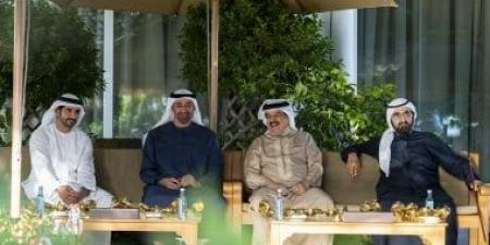 الرئيس الإماراتي وعاهل البحرين يبحثان عددا من القضايا الإقليمية والدولية المشتركة