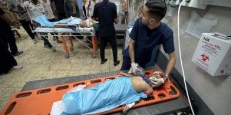 إصابة عشرات الفلسطينيين جراء استهداف طيران الاحتلال الإسرائيلي وسط قطاع غزة