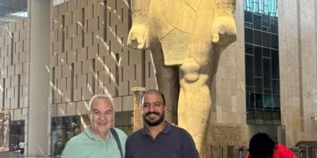 وفد الاتحاد الأفريقي للرياضة الجامعية يزور المتحف الكبير والأهرامات.. صور
