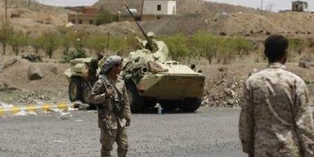 الجيش اليمنى يشن هجوماً على مواقع استراتيجية جنوب غربى تعز ومقتل 10 حوثيين