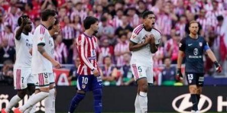 أتلتيكو مدريد يتقدم على الريال بهدفين فى 6 دقائق وطرد هويسن.. فيديو