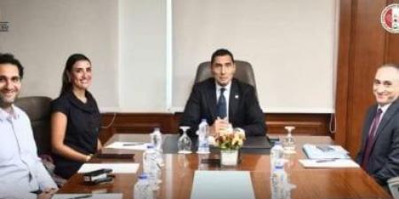 وزير الرياضة يبحث خطط إعداد المنتخب الوطنى مع رئيس اتحاد الإسكواش