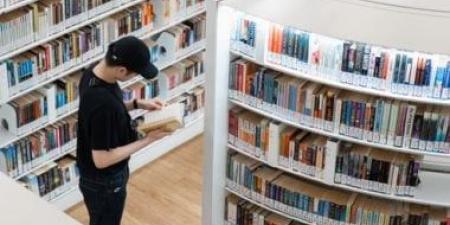 سنغافورة تدفع للمواطنين مقابل قراءة الكتب.. هل تنجح فى مواجهة أزمة القراءة؟