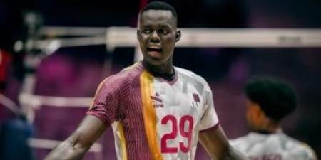 لاعب قطرى 13 عاما بطول 2.10 متر يثير الدهشة ببطولة آسيا للكرة الطائرة.. فيديو