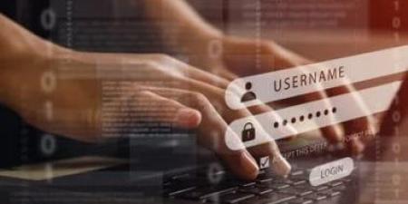 مدير كلمات المرور أم تطبيق المصادقة؟ أيهما أكثر أمانا لحماية حساباتك؟