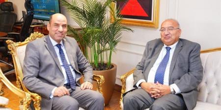 وزير العمل يبحث مواجهة الهجرة غير النظامية وتوفير بدائل آمنة للشباب