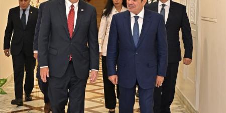رسائل السيسي لـ مدير الاستخبارات الأمريكية ورئيس تيار الحكمة العراقي ووزيري دفاع اليونان وقبرص