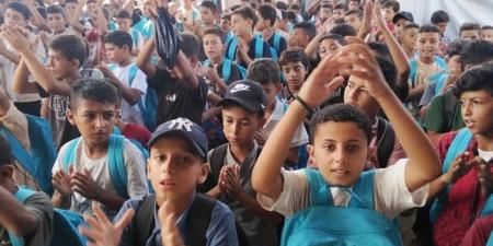 حقيبة النعنع بدل الكتب… أطفال غزة يعودون للدراسة