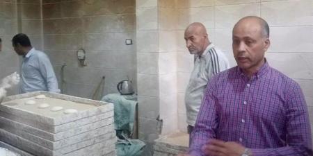وكيل التموين بقنا يتفقد سير العمل بالمخابز ومحطات الوقود في الوقف (صور)
