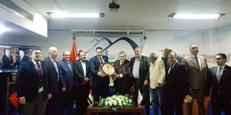 حزب المؤتمر يكرم رئيسه السابق، ويؤكد: الوفاء لقياداتنا نهج ثابت (صور)