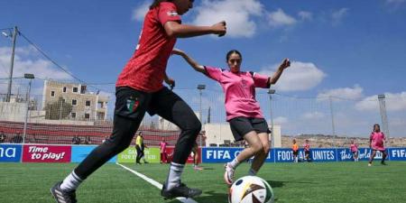 وسط قيود إسرائيلية.. “فيفا” يفتتح ملعبين للأطفال في الضفة