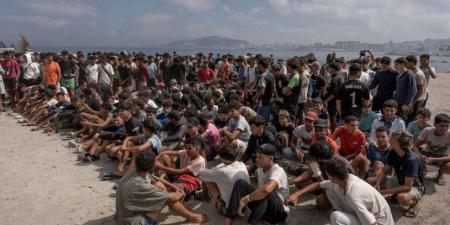 تحت ضغط الاتحاد الأوروبي والمعارضة… مرسوم إسباني لتسريع ترحيل المهاجرين المغاربة من سبتة