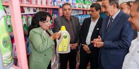 محافظ سوهاج يفتتح معرض منتجات النيل للزيوت والمنظفات