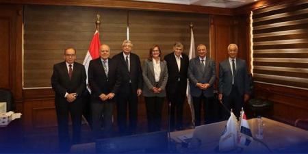 لجنة اختيار القيادات الجامعية تجري مقابلات المتقدمين لرئاسة جامعة العاصمة