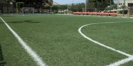 بعدما رفض صلاح خوض مباراة جنوب السودان، شروط قانونية ملاعب النجيل الصناعي ولماذا يخشاها النجوم؟