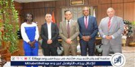 نائب رئيس جامعة أسيوط يستقبل وفدًا دوليًا لبحث آفاق التعاون المصري الألماني في التدريب والتوظيف