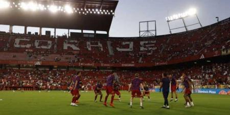 برشلونة يستهدف لاعبين تنتهي عقودهم لتعزيز صفوفه