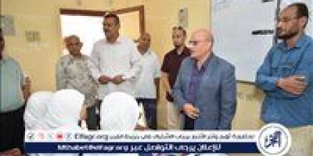 مدير تعليم سوهاج يتابع انتظام الدراسة بمدارس إدارة البلينا التعليمية