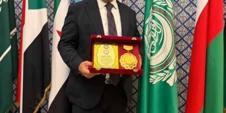 برعاية الجامعة العربية.. الملتقى الثاني للقيادات العربية الشابة يكرم "القاهرة الإخبارية" تقديرًا لدورها في تعزيز الوعي ووحدة الشعوب العربية