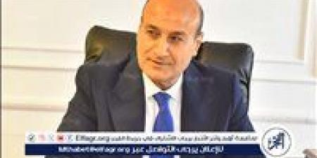 محافظ أسيوط: يتابع إزالة 28 تعديًا وتسوية الطرق وحملات النظافة والإنارة بمراكز المحافظة
