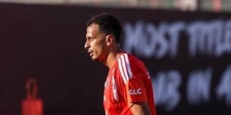 عمر الساعي يقترب من الاستمرار في تشكيل الأهلي الأساسي في القمة