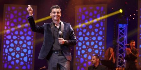محمد عساف يحتفي بجمال بنت العرب بروح الفولكلور من خلال أغنية “عالهيلا”