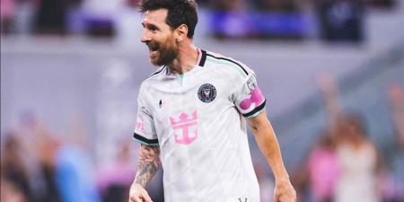 ميسي يصل الأرجنتين استعدادا لمباراته الأخيرة مع التانجو