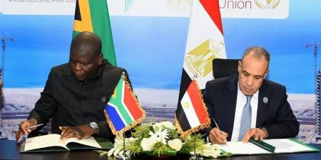 وزير الخارجية يبحث مع نظيره الجنوب أفريقي التطورات الإقليمية والأوضاع في السودان ومنطقة الساحل