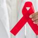 العالم يحتفي باليوم العالمي للإيدز تحت شعار "التغلب على الاضطراب وتحويل الاستجابة"