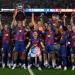 شاهد احتفالات برشلونة بكأس الدوري الإسباني بعد الفوز على الريال.. فيديو