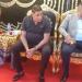 حمو بيكا يتلقى عزاء والده.. وتجهيز 1000 مصحف للمعزين (صور)
